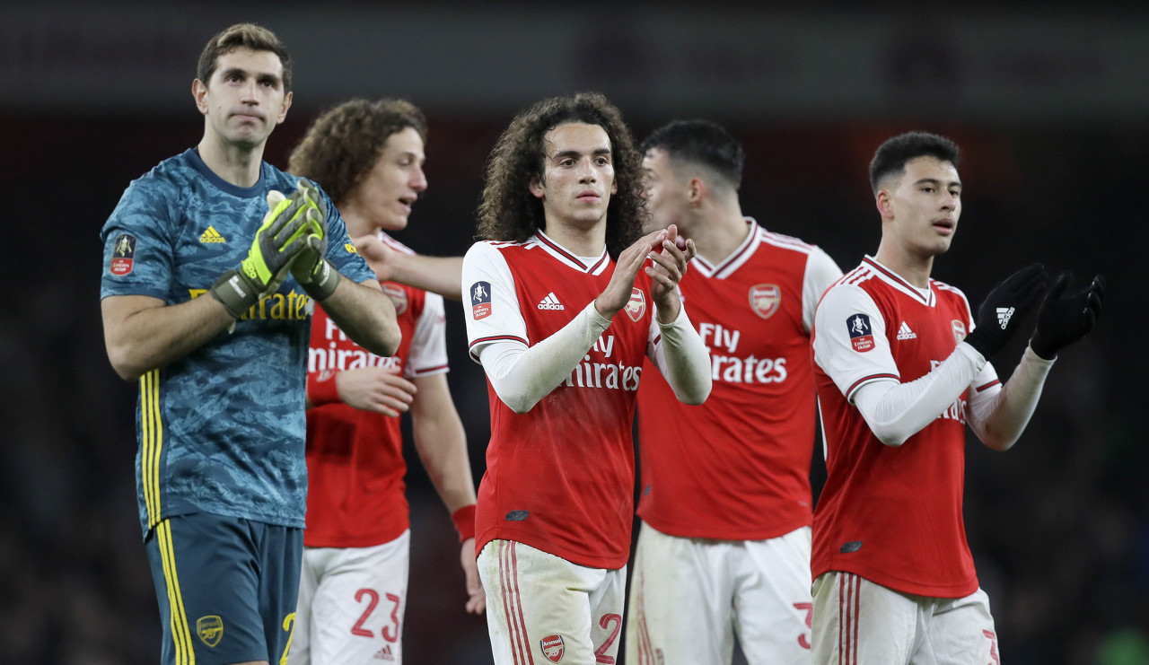 都灵主帅：战平尤文后，主席卡伊罗来更衣室祝贺了球员（都灵主帅透露：战平尤文后，主席卡伊罗进更衣室向球员致贺）