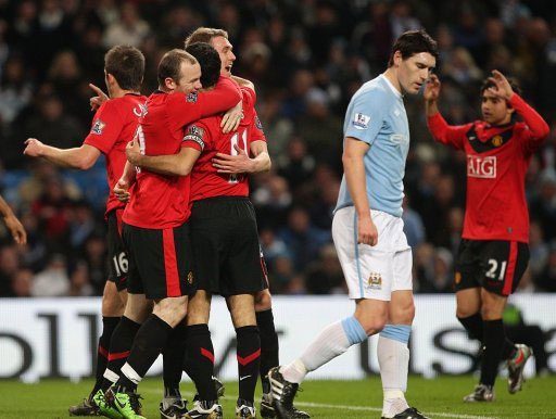 前锋连续三轮破门，全场观众沸腾