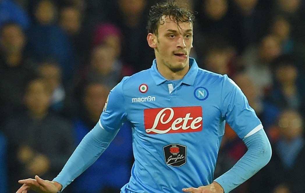 跟队记者：切尔西目前没打算外租门将约恩森