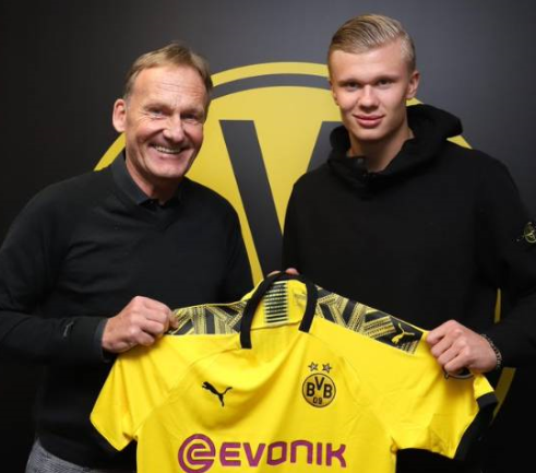 每体：巴萨发现约100名会员涉及欧冠对法兰克福门票转售问题（每日体育报：巴萨查出约百名会员涉嫌欧冠对阵法兰克福门票转售）