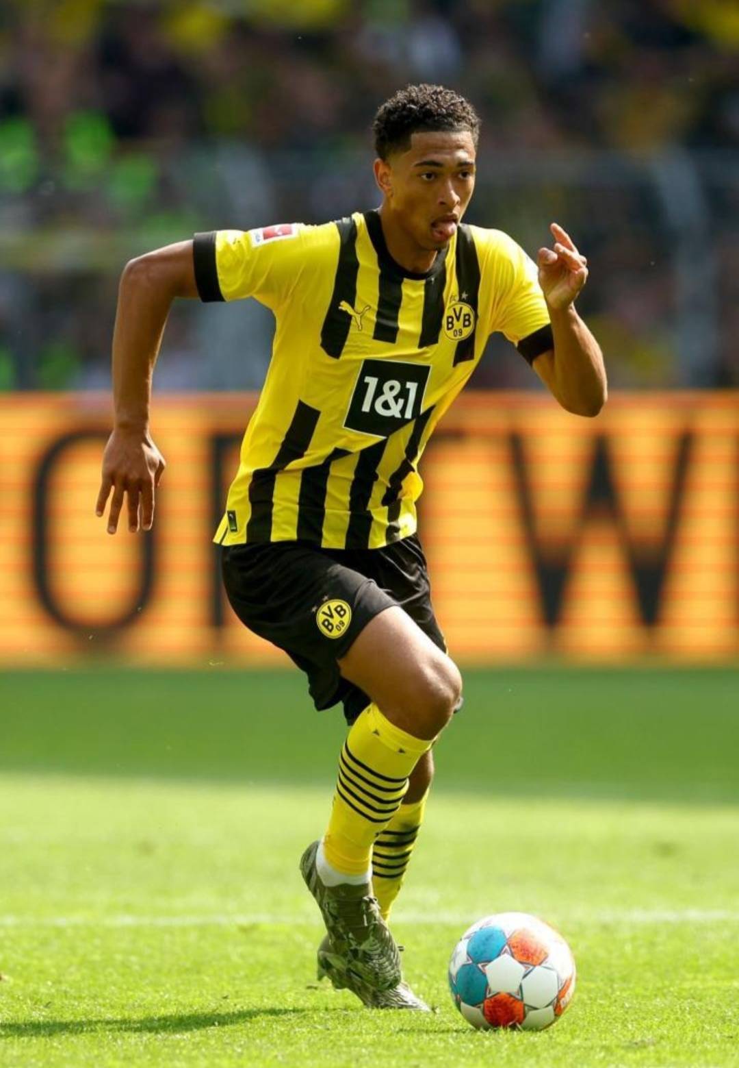 英超赛程提醒：切尔西对阵曼联,（英超赛程预告：切尔西对决曼联）