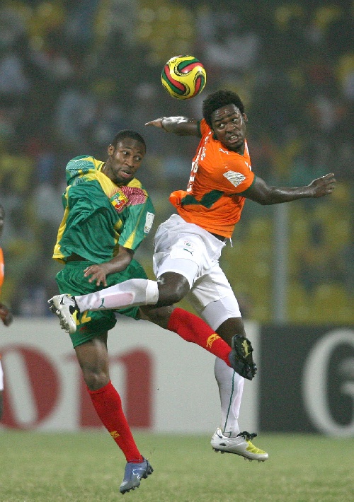 布里兰联主场迎战江原FC，双方均实力强劲，预计战成1：1或2：1。（布里兰联主场迎江原FC，强强对决看好1：1或2：1）